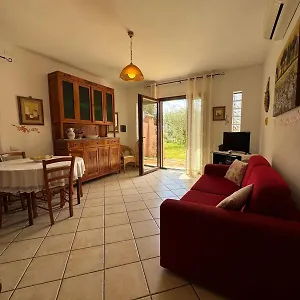 Bilocale Con Ampio Giardino Appartamento Pula